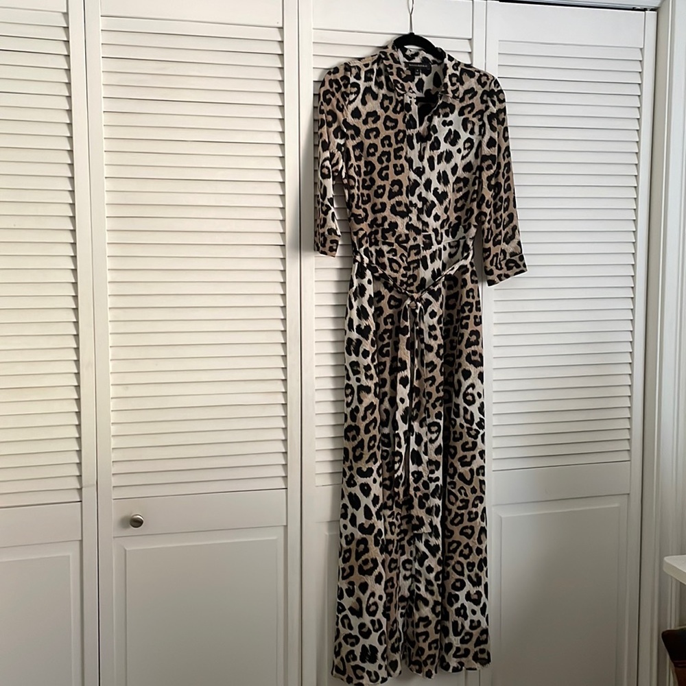 Leopard print, full length 3/4 length sleeves. Only worn one time, nearly new.